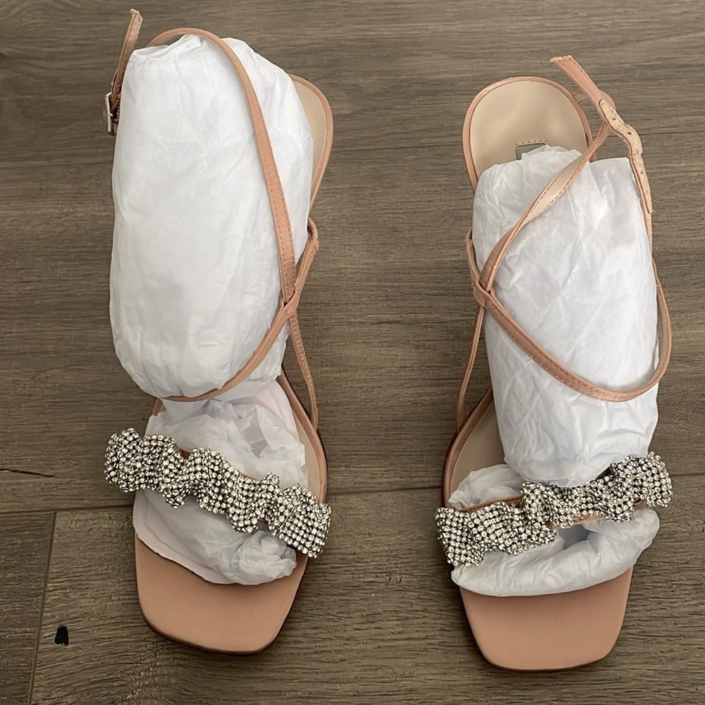 Charles and Keith women’s pink and rhinestone heels wedding sandals 6.5 - Picture 10 of 12